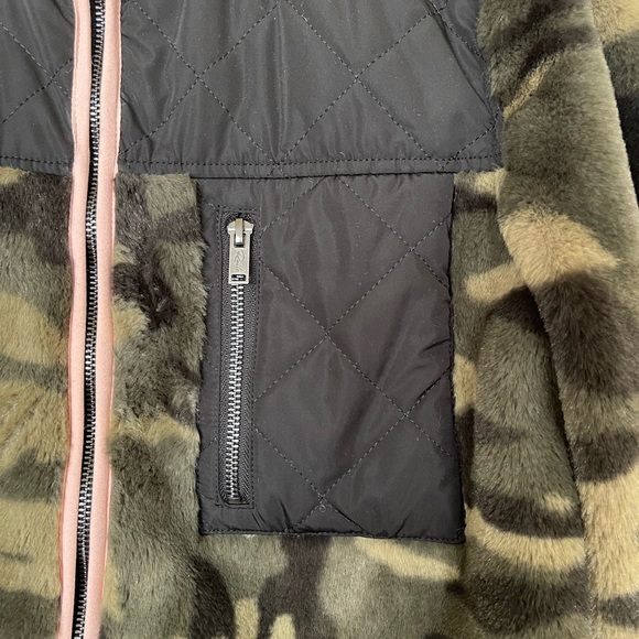 Rails Camo Jacket - Picture 3 of 6